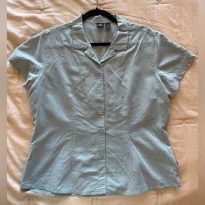 Women’s REI short sleeve button down